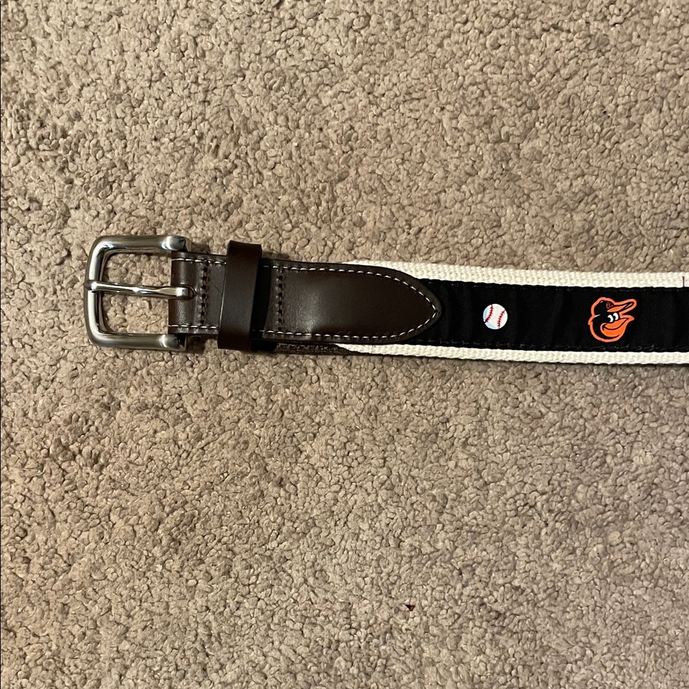 Vineyard Vines Baltimore Orioles Canvas Belt with Brown Leather Trim. Men 34.